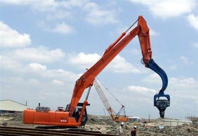 挖掘機打樁臂的妙用 挖井新利器，專為水資源而生